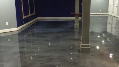 تطبيق دهان ايبوكسي أرضيات رمادي لامع لفيلا سكنية بمدينة الخرج